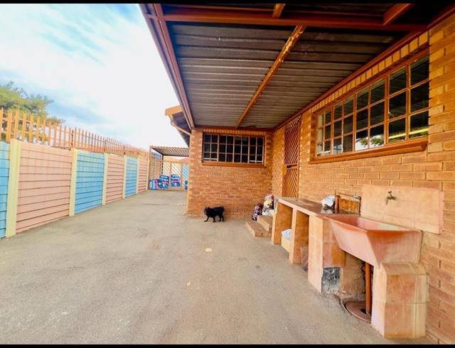 3 BEDROOM HOUSE FOR SALE IN PALM RIDGE EXT 2